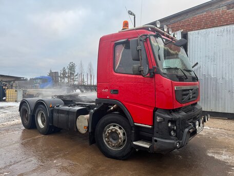 2011 Volvo FMX, красный, 5100000 рублей, вид 2