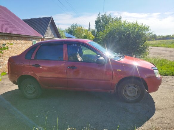 2006 Lada (ВАЗ) Kalina I, красный, 180000 рублей - вид 4