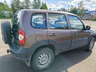 2016 Chevrolet Niva I Рестайлинг, коричневый, 820000 рублей, вид 2