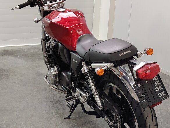 2010 Honda CB 1100, красный, 549000 рублей - вид 4