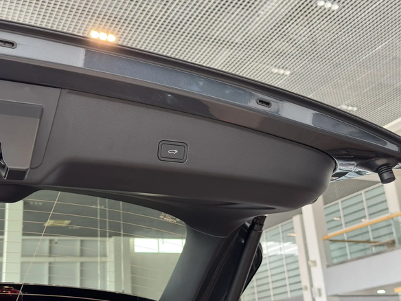 2026 Geely Monjaro I, серый, 4904990 рублей - вид 33