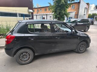 2010 Skoda Fabia II Рестайлинг, чёрный, 400000 рублей, вид 2