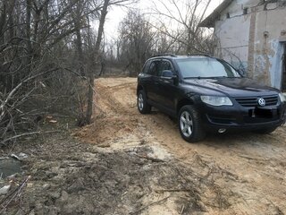 2007 Volkswagen Touareg I Рестайлинг, чёрный, 1100000 рублей, вид 4