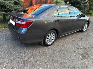 2013 Toyota Camry VII (XV50), серый, 1700000 рублей, вид 3