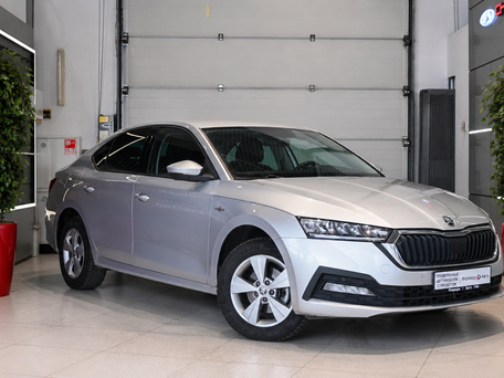 2021 Skoda Octavia IV (A8), серебристый, 2180000 рублей, вид 1