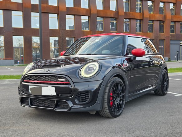 2020 Mini Hatch JCW III (F55/F56) Рестайлинг, чёрный - вид 1