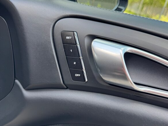 2012 Porsche Cayenne Diesel II (958), чёрный, 2590000 рублей - вид 21