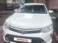 2016 Toyota Camry VII (XV50) Рестайлинг, белый, 2000000 рублей