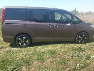2014 Toyota Noah III (R80), коричневый, 1550000 рублей, вид 2