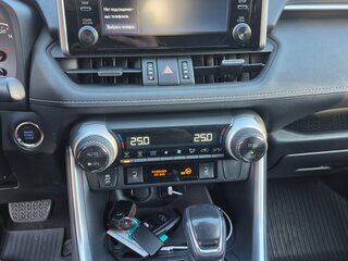 2020 Toyota RAV4 V (XA50), белый, 3300000 рублей, вид 5