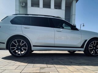 2022 BMW X7 40i I (G07), белый, 12450000 рублей, вид 4