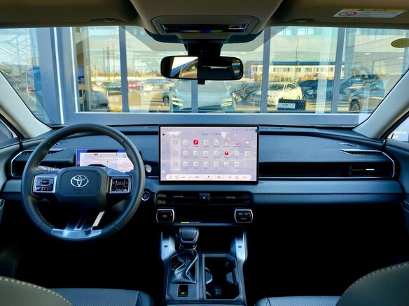 2026 Toyota RAV4 VI (XA60), белый - вид 13