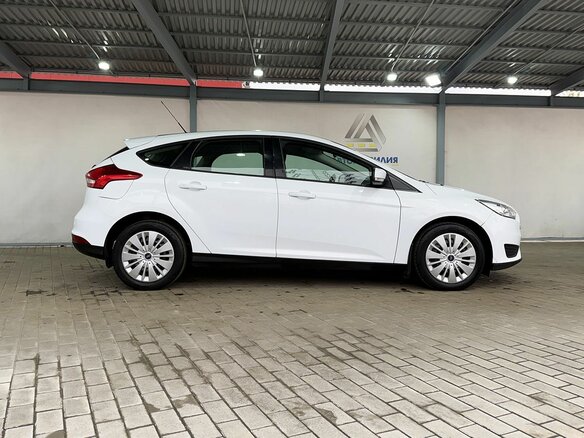 2016 Ford Focus III Рестайлинг, белый, 909000 рублей - вид 5