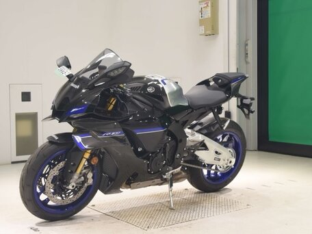 2026 Yamaha YZF-R1M, чёрный, 3256000 рублей, вид 4