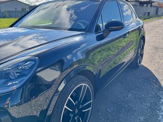 2018 Porsche Cayenne III, чёрный, 5400000 рублей, вид 3
