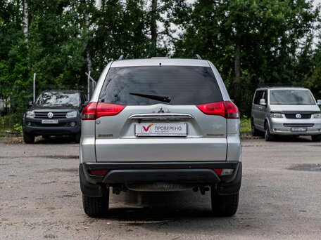 2015 Mitsubishi Pajero Sport II Рестайлинг, серебристый, 1470000 рублей, вид 4