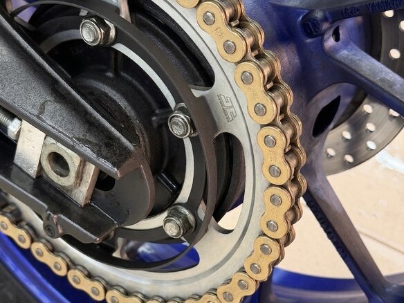 2019 Yamaha MT-09 Tracer (FJ-09), чёрный, 1000000 рублей - вид 6