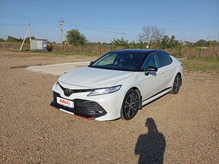2020 Toyota Camry VIII (XV70), белый, 2790000 рублей, вид 1