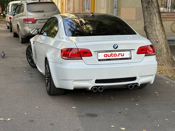 2008 BMW M3 IV (E90), белый, 3950000 рублей - вид 3