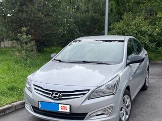 2015 Hyundai Solaris I Рестайлинг, серебристый, 1250000 рублей, вид 2