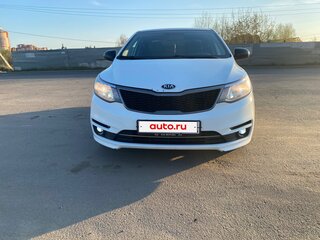 2015 Kia Rio III Рестайлинг, белый, 800000 рублей, вид 2