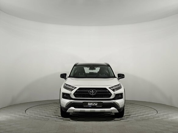 2025 Toyota RAV4 V (XA50), белый