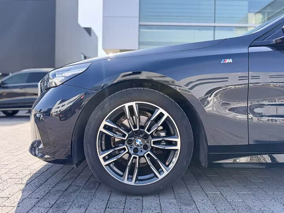 2024 BMW 5 серии 525i VIII (G60/G61/G68), чёрный - вид 12