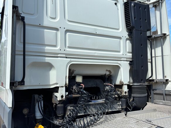2010 DAF XF 105, белый, 2600000 рублей - вид 3