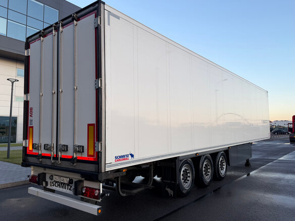 2023 Schmitz Cargobull SKO, белый - вид 17