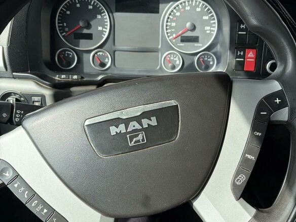 2009 MAN TGS, белый, 5800000 рублей - вид 1