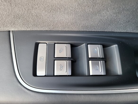 2022 Audi A8 Long 55 TFSI IV (D5), чёрный, 7890000 рублей - вид 30