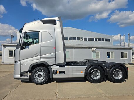 2026 Volvo FH, серебристый, 24500000 рублей, вид 2
