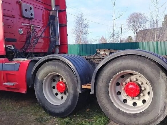 2003 Volvo VNL, красный, 1600000 рублей - вид 9