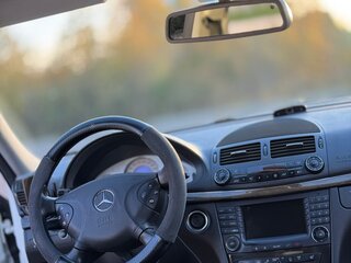 2003 Mercedes-Benz E-Класс 500 III (W211, S211), белый, 1350000 рублей, вид 3