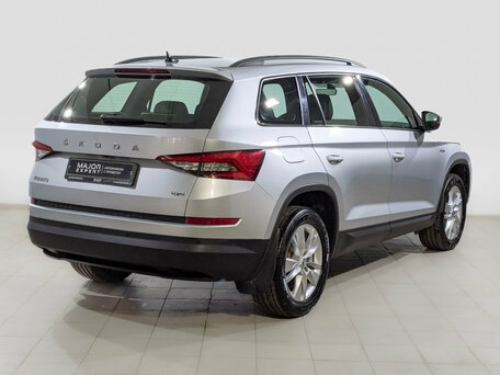 2021 Skoda Kodiaq I, серый, 3090000 рублей, вид 5