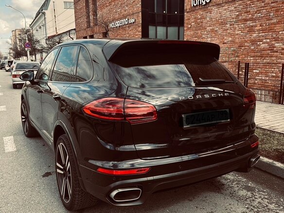 2017 Porsche Cayenne Diesel II Рестайлинг (958), чёрный, 4500000 рублей - вид 6