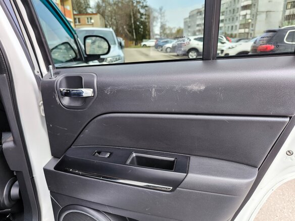2012 Jeep Compass I Рестайлинг, белый, 1050000 рублей - вид 13