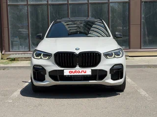 2019 BMW X5 50i IV (G05/G18), белый, 6950000 рублей, вид 3
