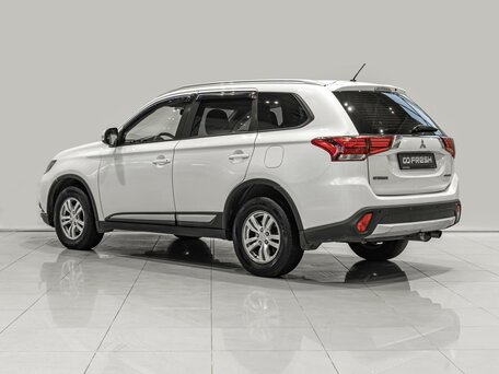 2015 Mitsubishi Outlander III Рестайлинг 2, белый, 1090000 рублей, вид 2