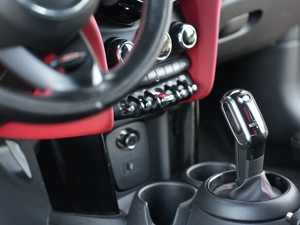 2019 Mini Hatch JCW III (F55/F56) Рестайлинг, красный - вид 39