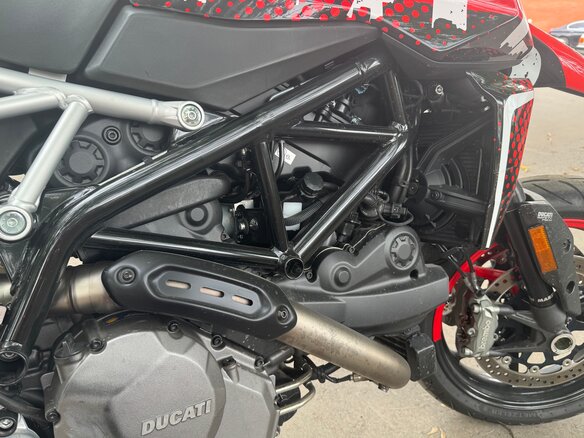 2021 Ducati Hypermotard, красный, 1200000 рублей - вид 15