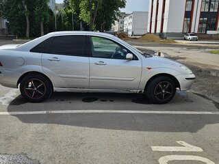 2004 Ford Focus I Рестайлинг, серебристый, 370000 рублей, вид 3