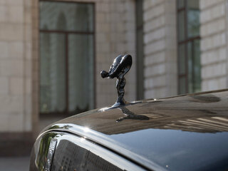 2026 Rolls-Royce Cullinan Black Badge I Рестайлинг (Series II), чёрный, 67790000 рублей, вид 5