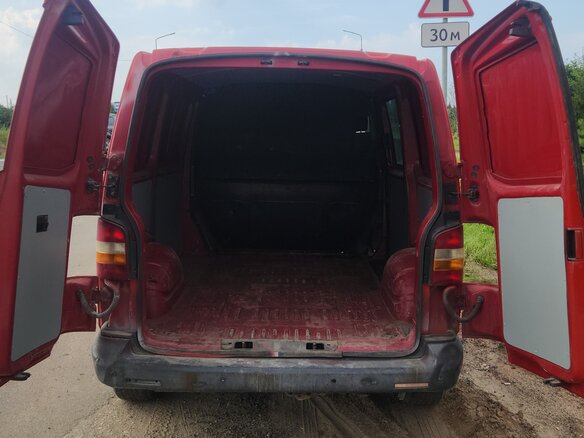 2008 Volkswagen Transporter, красный, 750000 рублей - вид 9