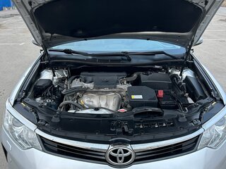 2015 Toyota Camry VII (XV50) Рестайлинг, серебристый, 2400000 рублей, вид 3