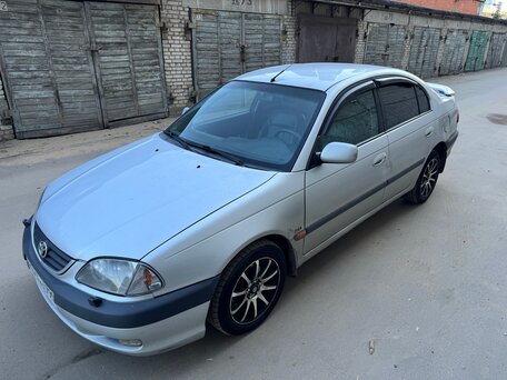 2001 Toyota Avensis I Рестайлинг, серый, 379000 рублей, вид 2