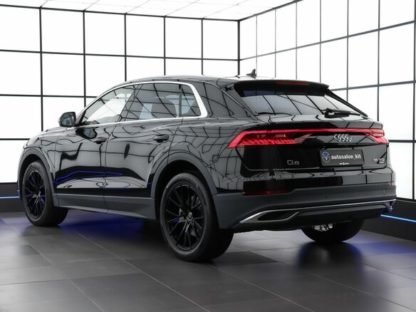 2023 Audi Q8 55 TFSI I (4M), чёрный, 8990000 рублей - вид 6