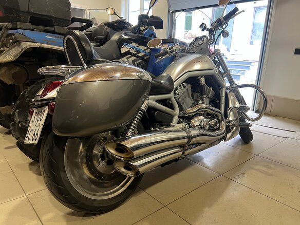 2002 Harley-Davidson V-Rod, серебристый, 770000 рублей