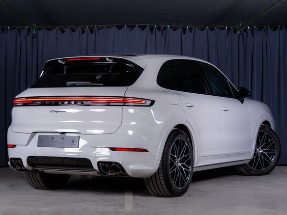 2026 Porsche Cayenne III Рестайлинг, серый - вид 6