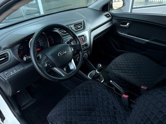 2015 Kia Rio III Рестайлинг, белый, 740000 рублей - вид 12